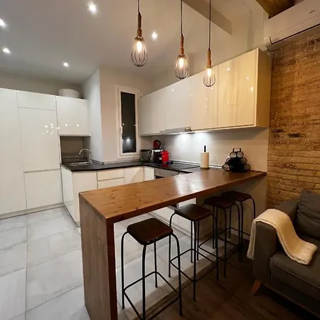 Cosy Loft Sagrada Familia Apartament *